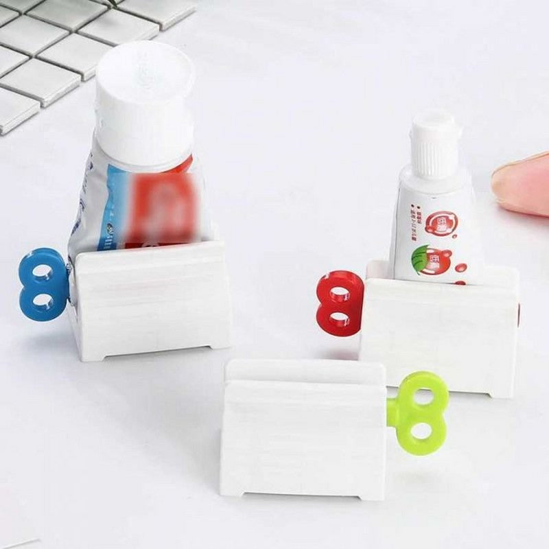 Toothpaste Tube Rolling Squeezer – No More Waste!